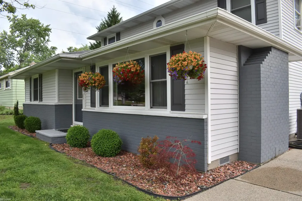 481 Michigan Avenue Marysville City MI 48040