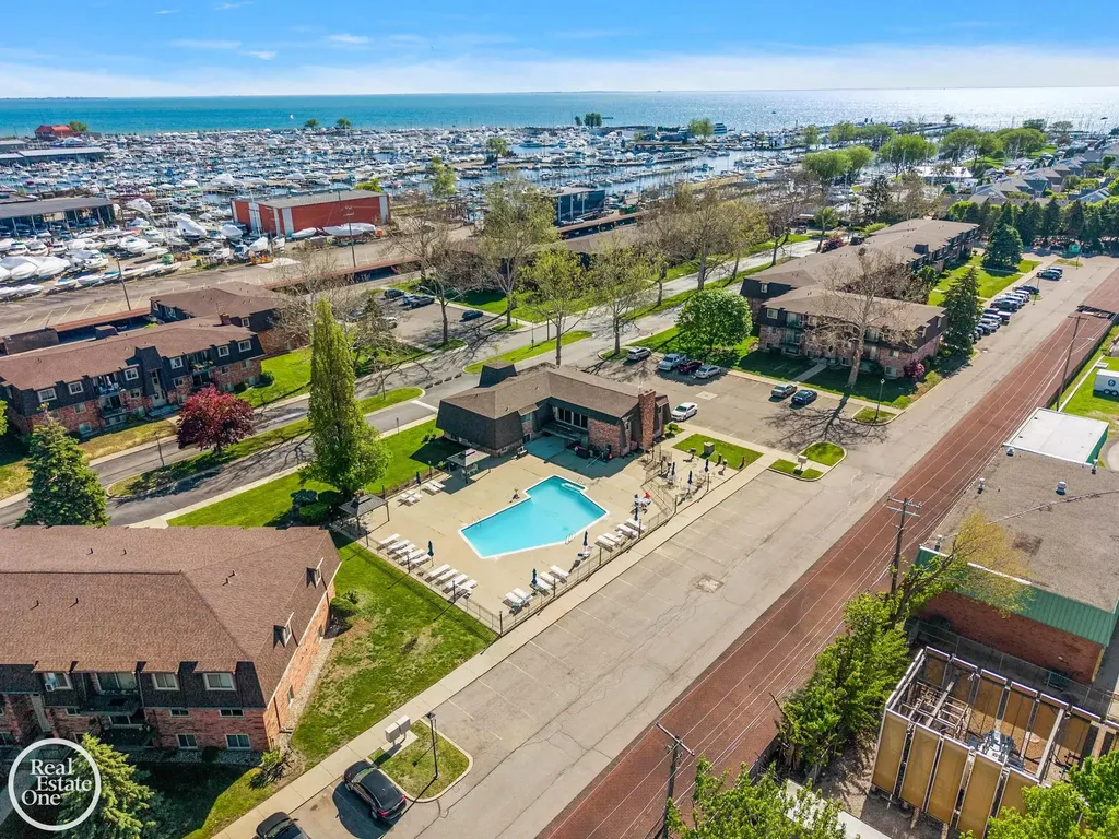 255 Riviera Drive St. Clair Shores City MI 48080