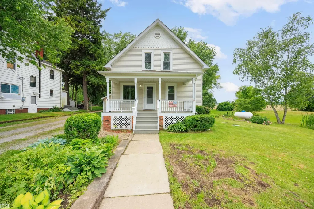 8609 Rattle Run Road Columbus Township MI 48063