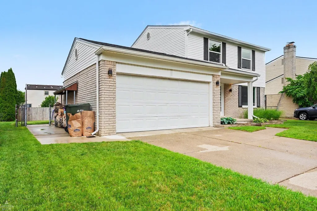 12762 Windsor Court Sterling Heights City MI 48313