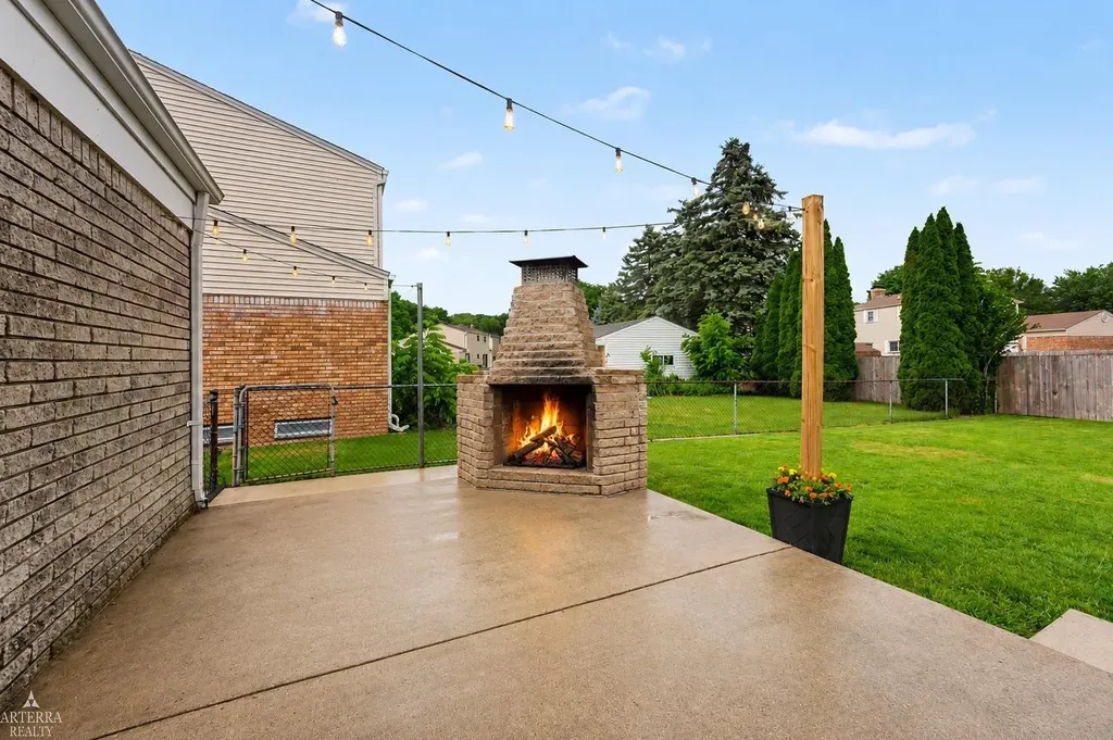 12762 Windsor Court Sterling Heights City MI 48313