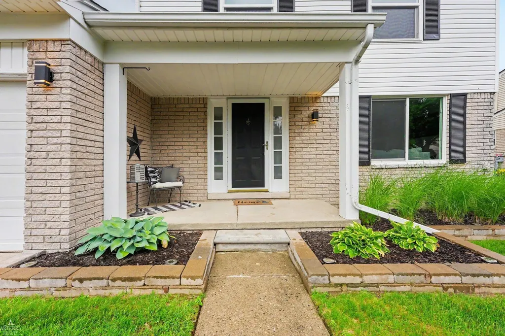 12762 Windsor Court Sterling Heights City MI 48313