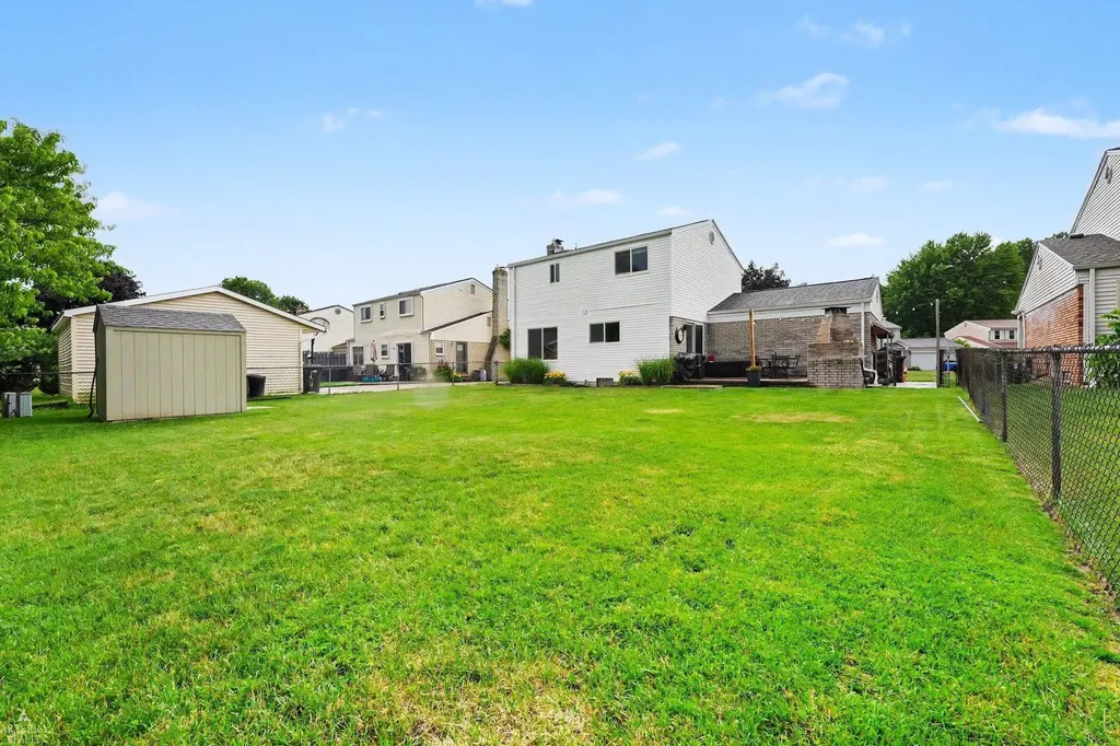 12762 Windsor Court Sterling Heights City MI 48313