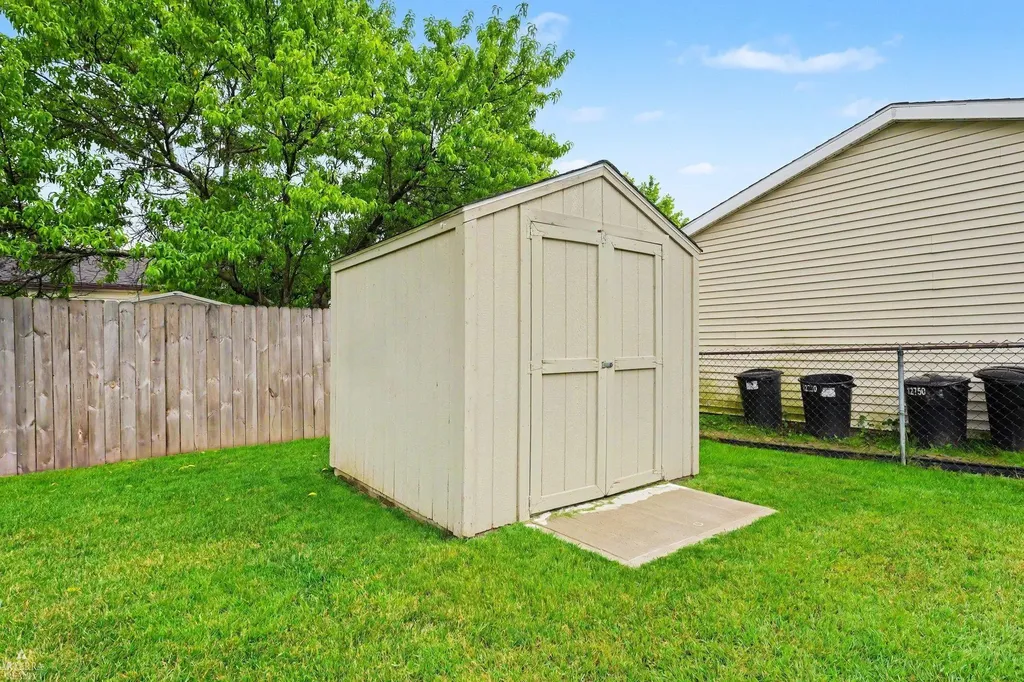 12762 Windsor Court Sterling Heights City MI 48313