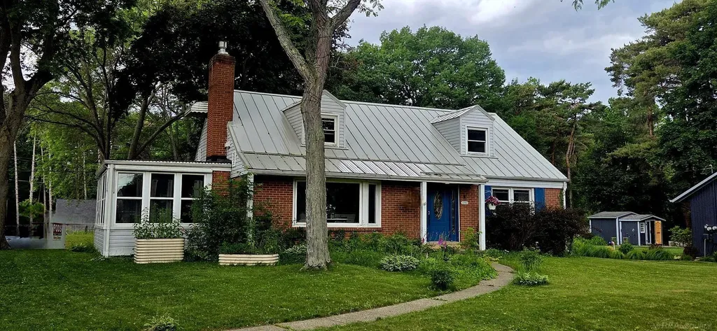 4579 Lakeshore Road Fort Gratiot Charter Township MI 48059