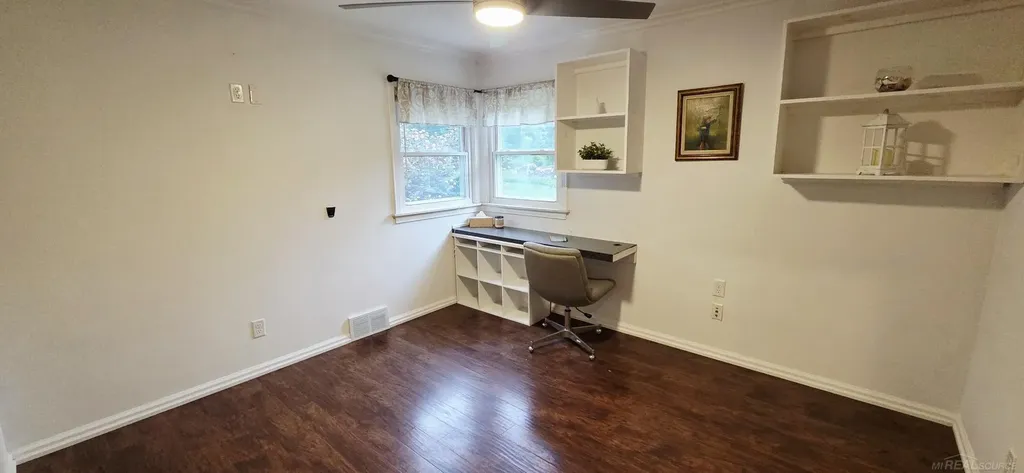 4579 Lakeshore Road Fort Gratiot Charter Township MI 48059