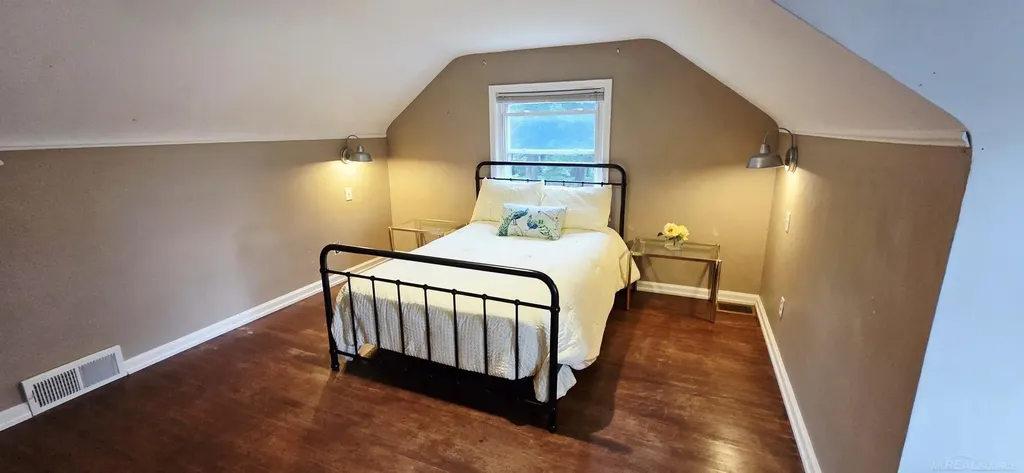 4579 Lakeshore Road Fort Gratiot Charter Township MI 48059