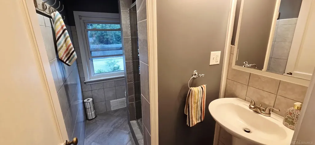 4579 Lakeshore Road Fort Gratiot Charter Township MI 48059