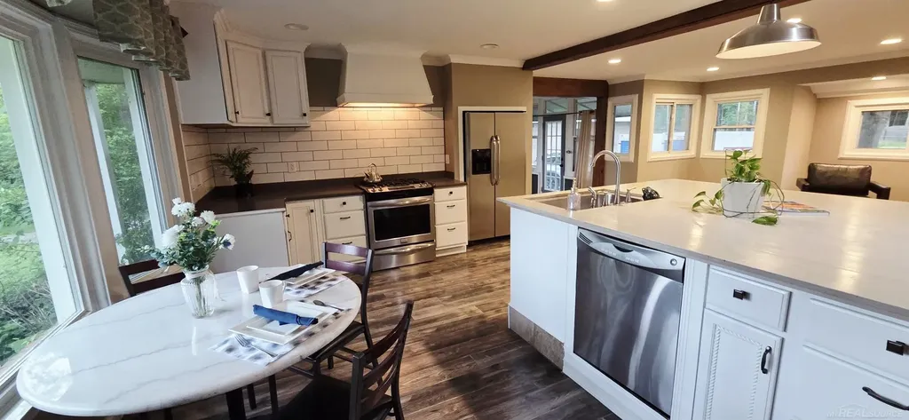 4579 Lakeshore Road Fort Gratiot Charter Township MI 48059