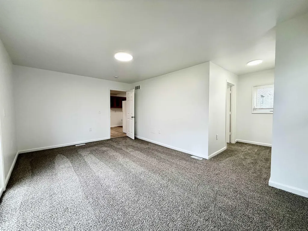 261 N Saginaw Street Pontiac City MI 48342