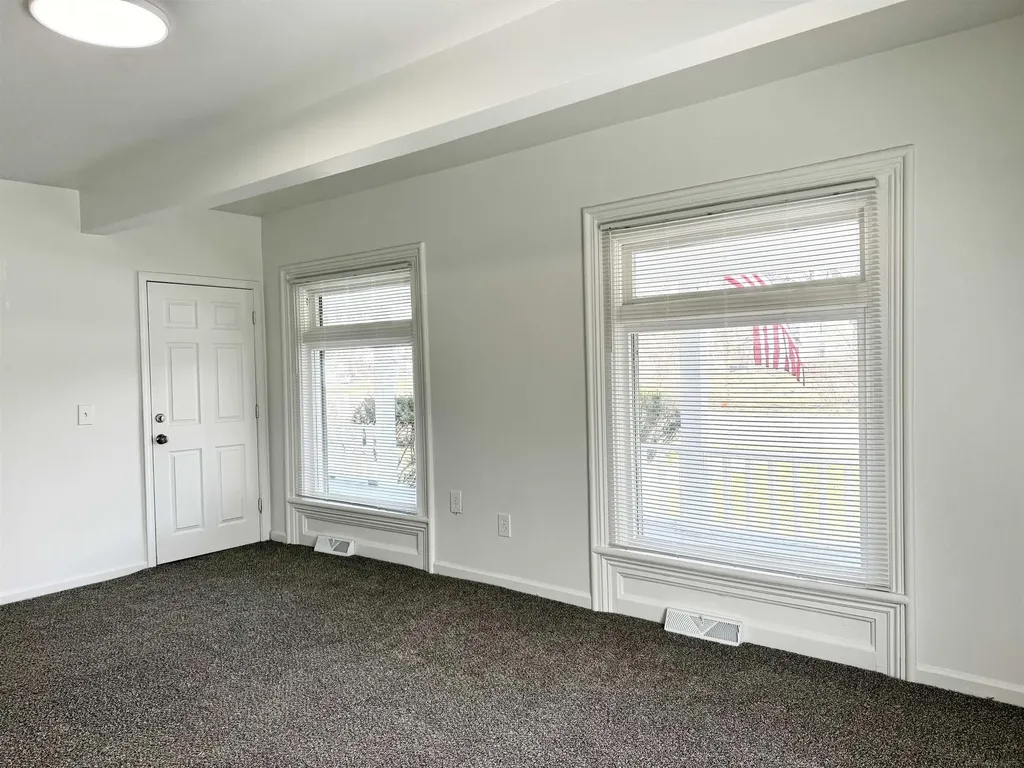 261 N Saginaw Street Pontiac City MI 48342
