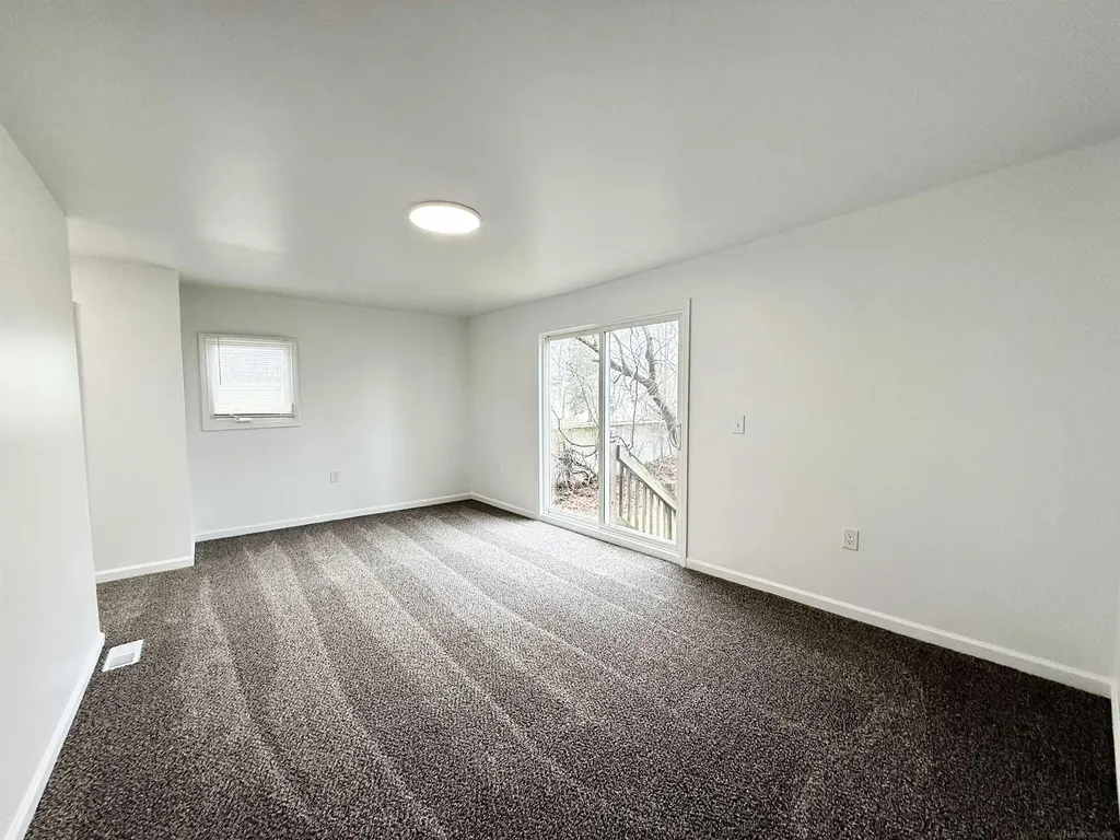 261 N Saginaw Street Pontiac City MI 48342