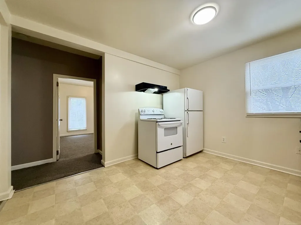 261 N Saginaw Street Pontiac City MI 48342