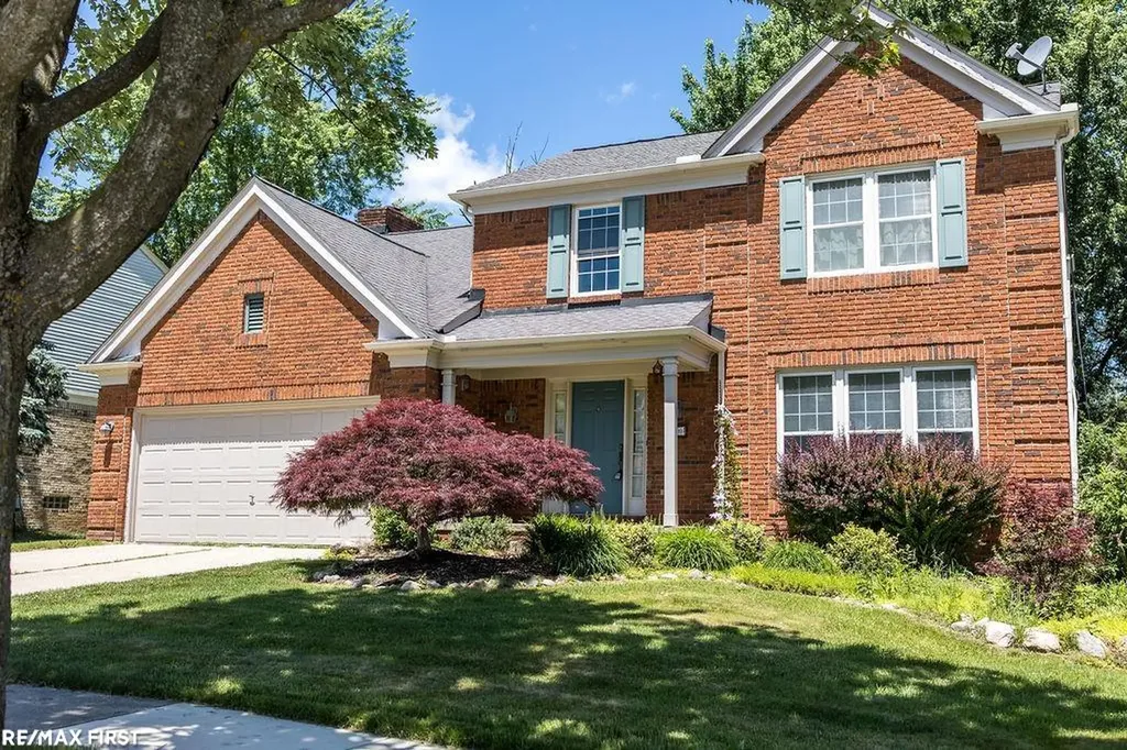 199 Saxon Court Rochester Hills City MI 48307