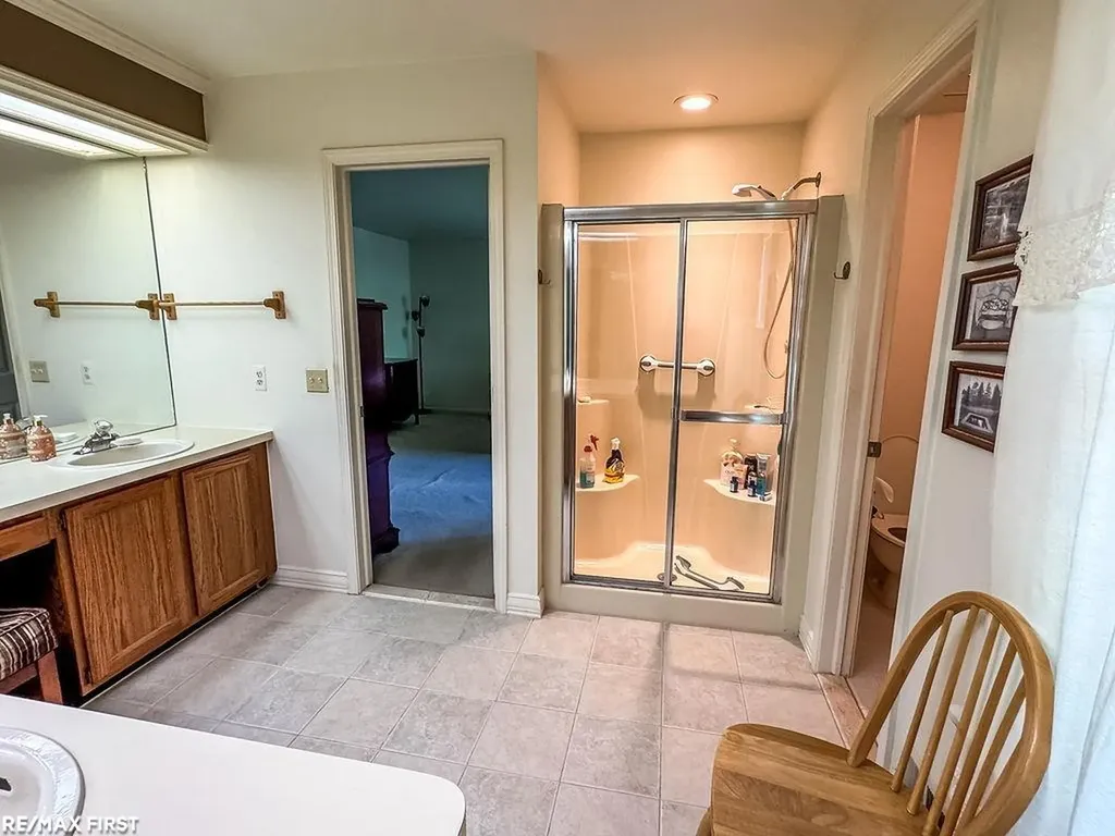 199 Saxon Court Rochester Hills City MI 48307