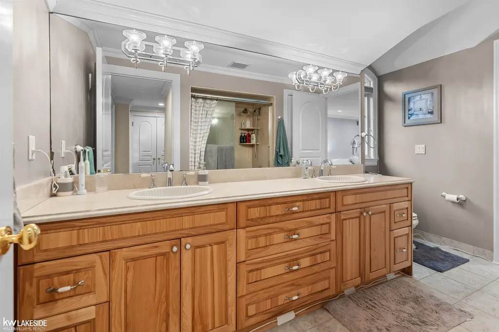1868 Carsons Cove Commerce Charter Township MI 48390