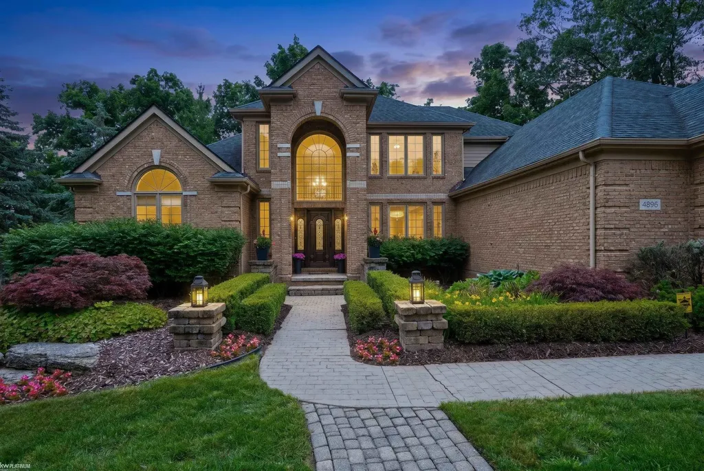 4896 Brookside Lane Washington Township MI 48094