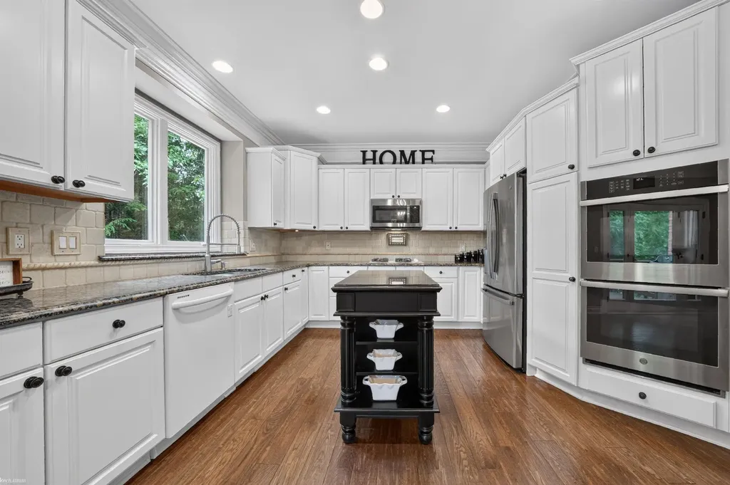 4896 Brookside Lane Washington Township MI 48094