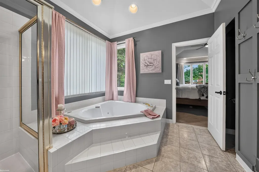 4896 Brookside Lane Washington Township MI 48094