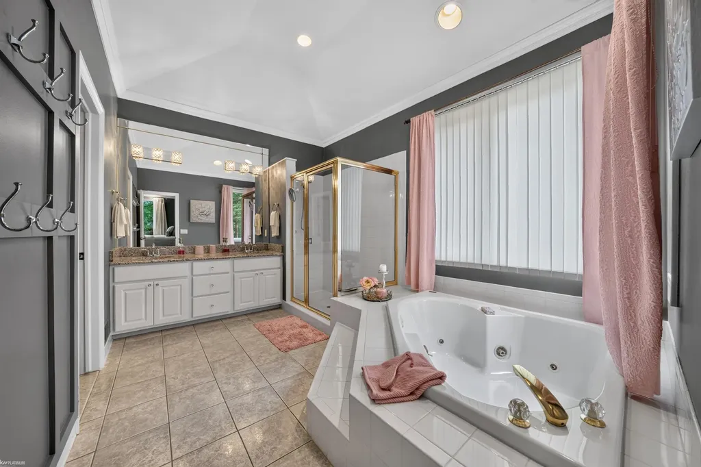4896 Brookside Lane Washington Township MI 48094