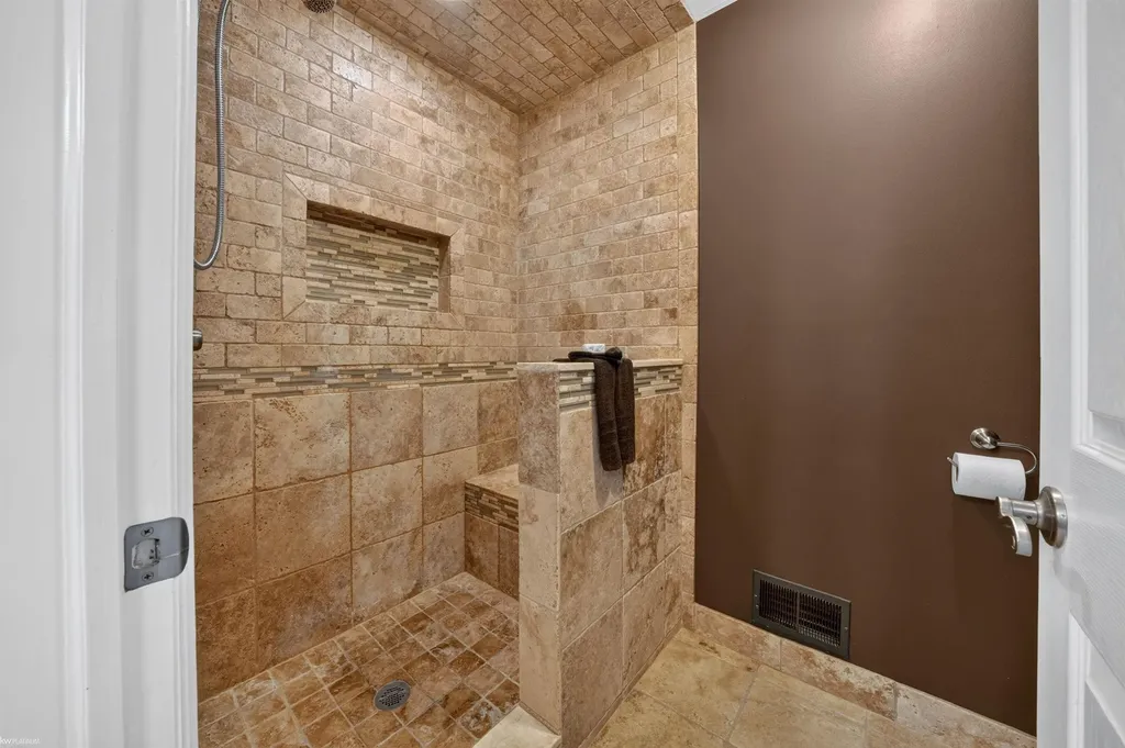 4896 Brookside Lane Washington Township MI 48094