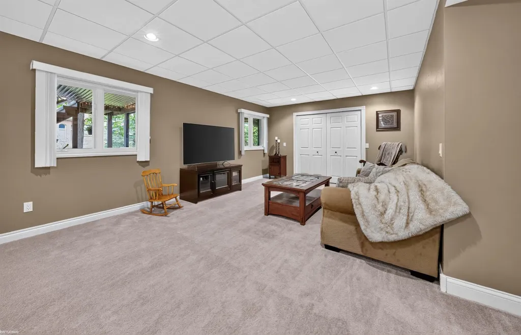 4896 Brookside Lane Washington Township MI 48094