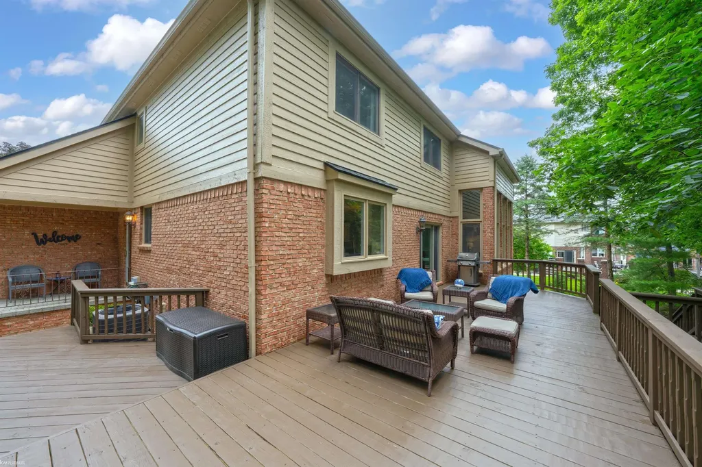 4896 Brookside Lane Washington Township MI 48094