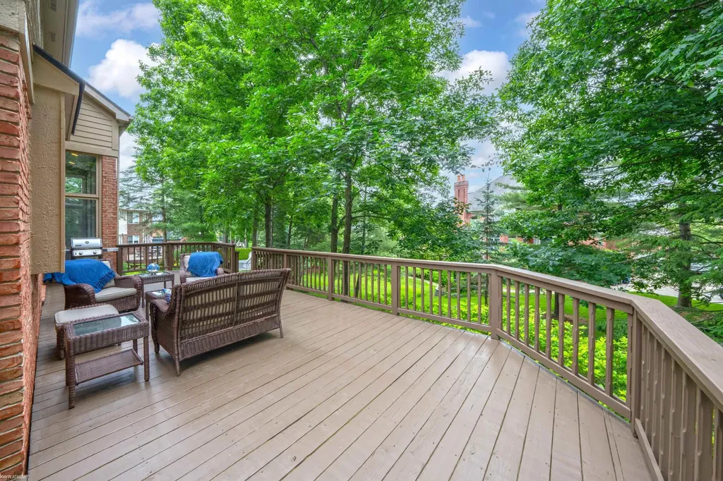 4896 Brookside Lane Washington Township MI 48094