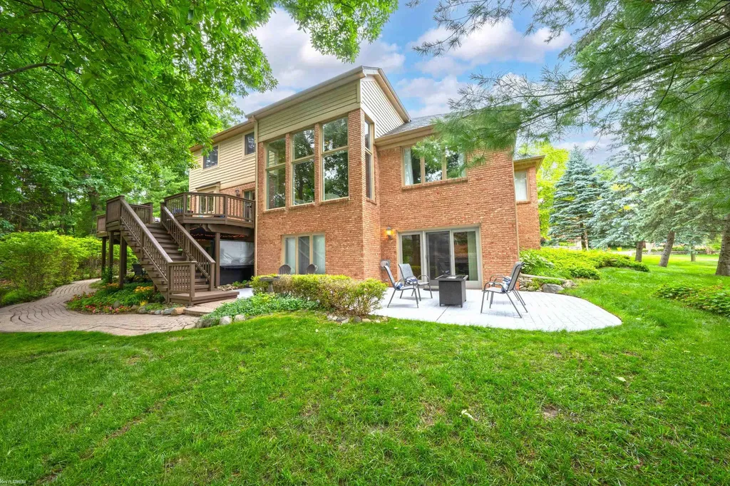 4896 Brookside Lane Washington Township MI 48094