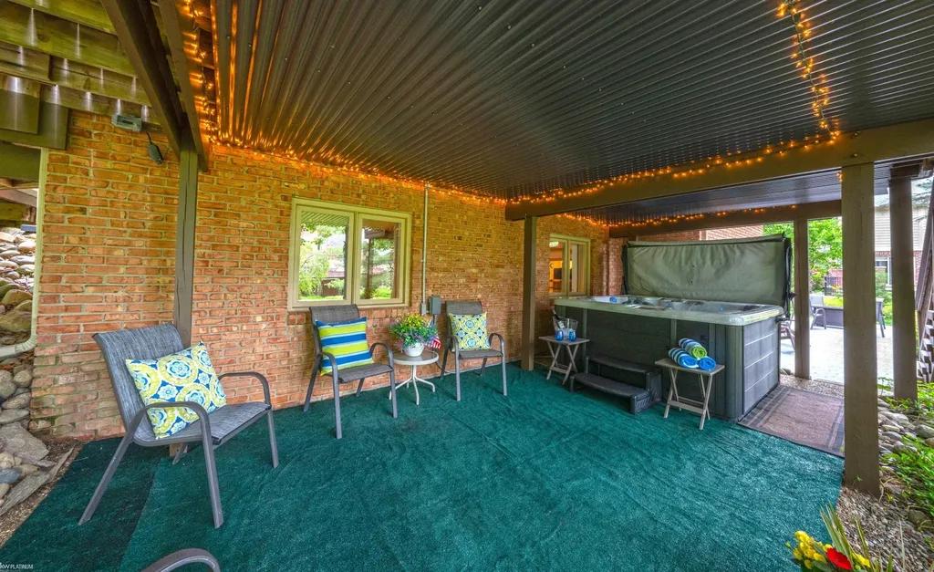 4896 Brookside Lane Washington Township MI 48094