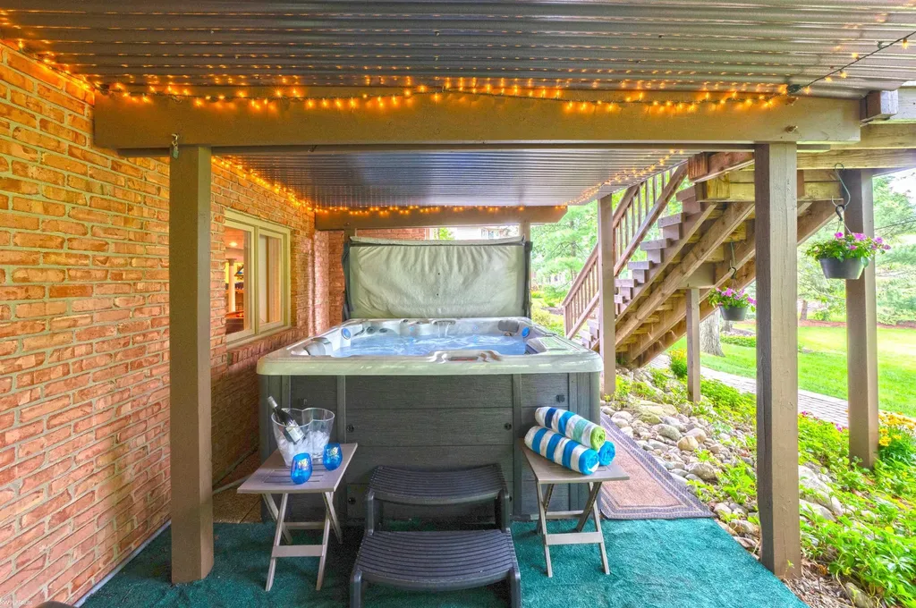 4896 Brookside Lane Washington Township MI 48094