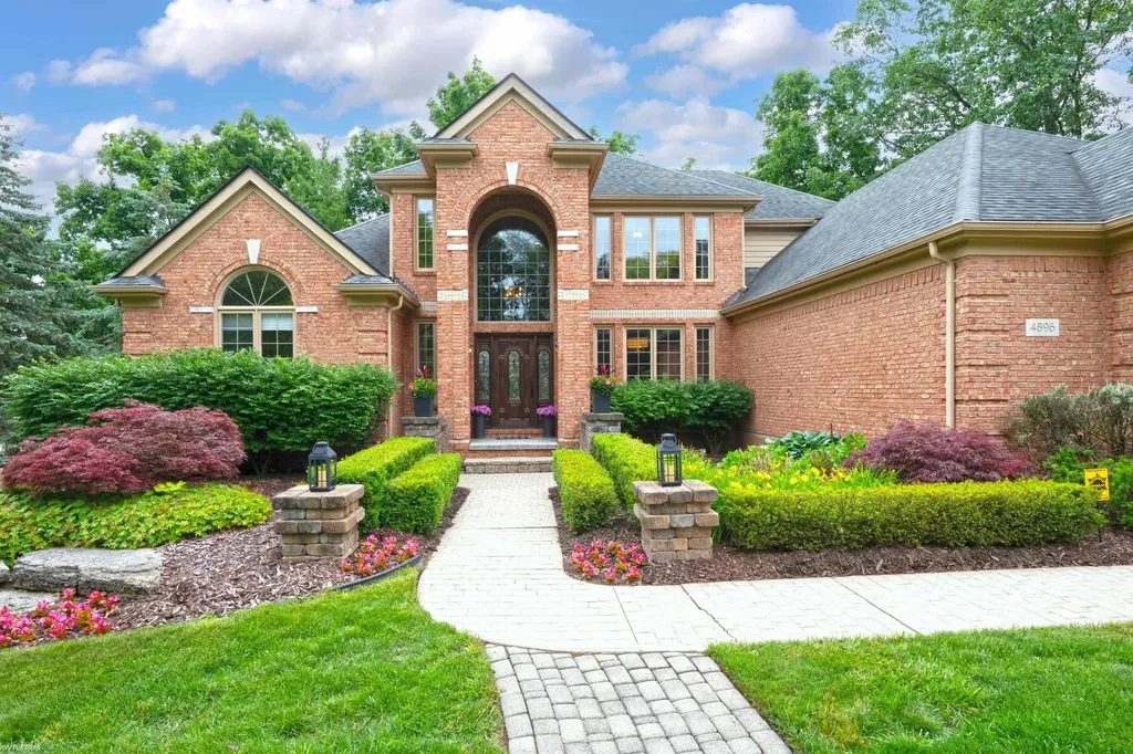 4896 Brookside Lane Washington Township MI 48094