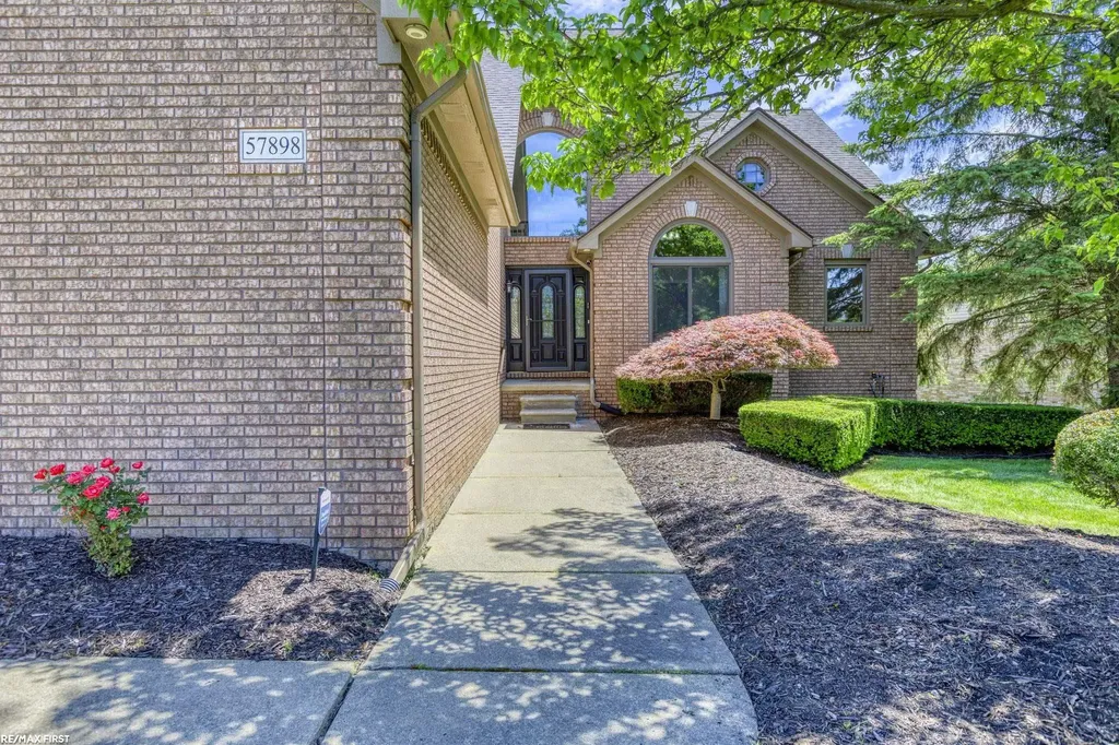 57898 Abraham Drive Washington Township MI 48094