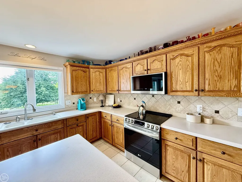 54828 Danielle Street New Baltimore City MI 48047