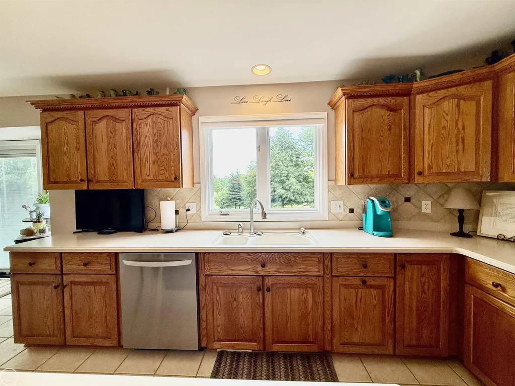 54828 Danielle Street New Baltimore City MI 48047