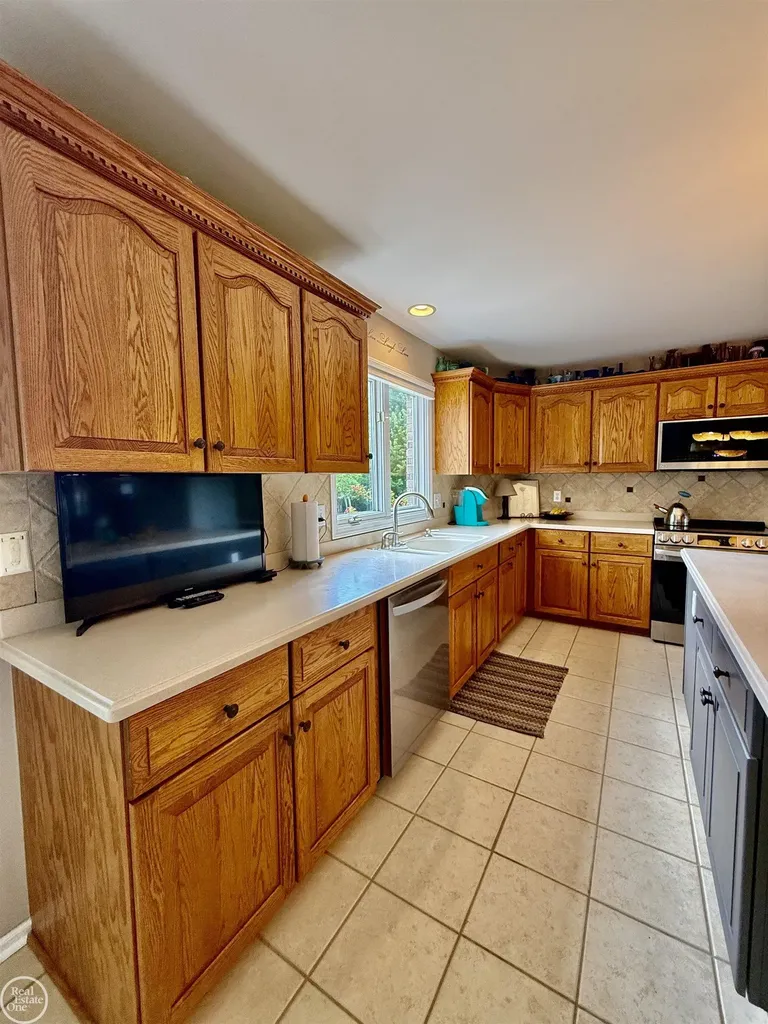 54828 Danielle Street New Baltimore City MI 48047