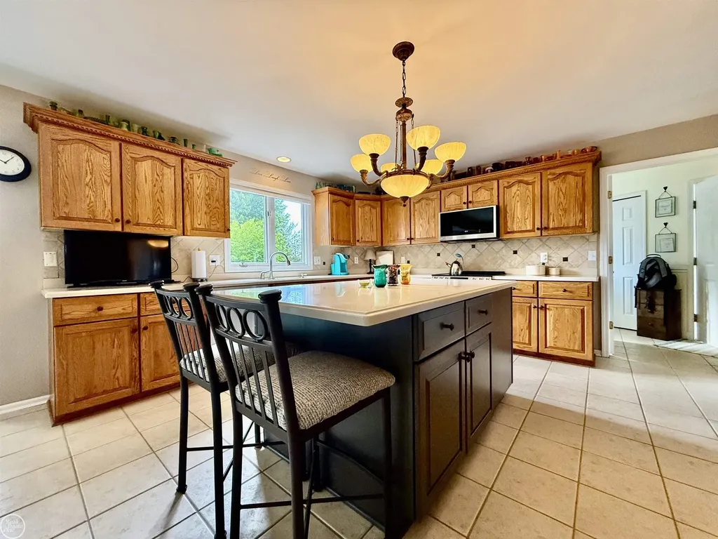 54828 Danielle Street New Baltimore City MI 48047