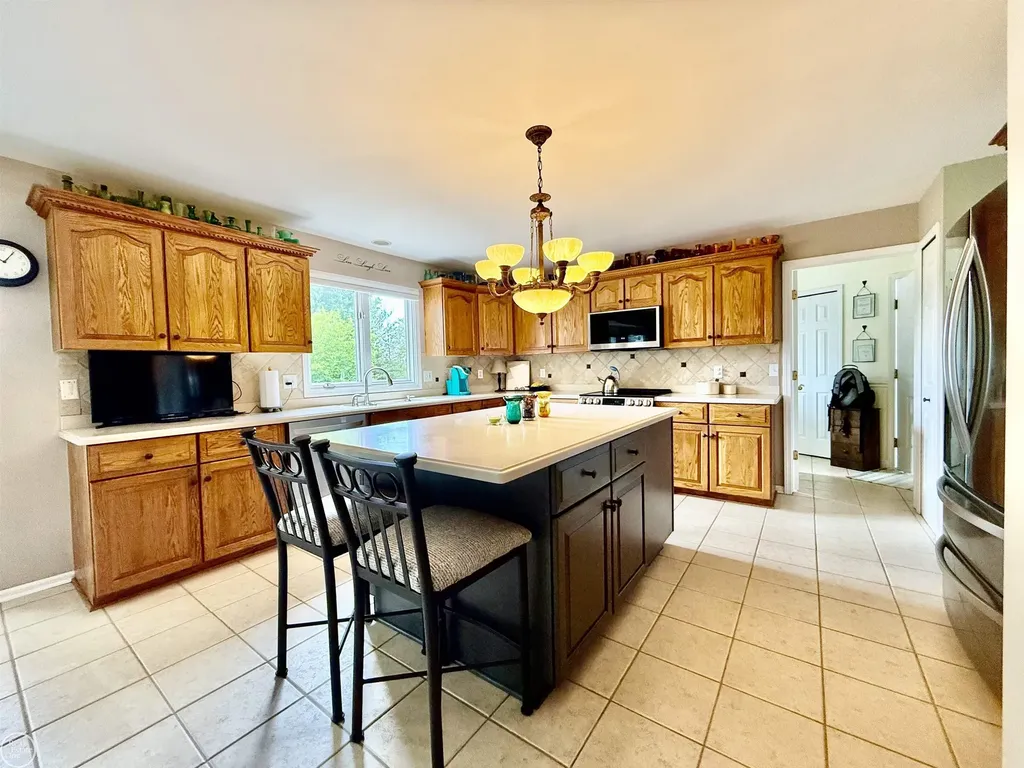54828 Danielle Street New Baltimore City MI 48047