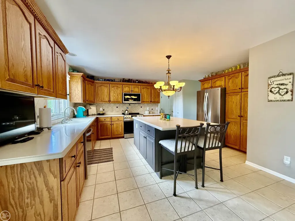 54828 Danielle Street New Baltimore City MI 48047