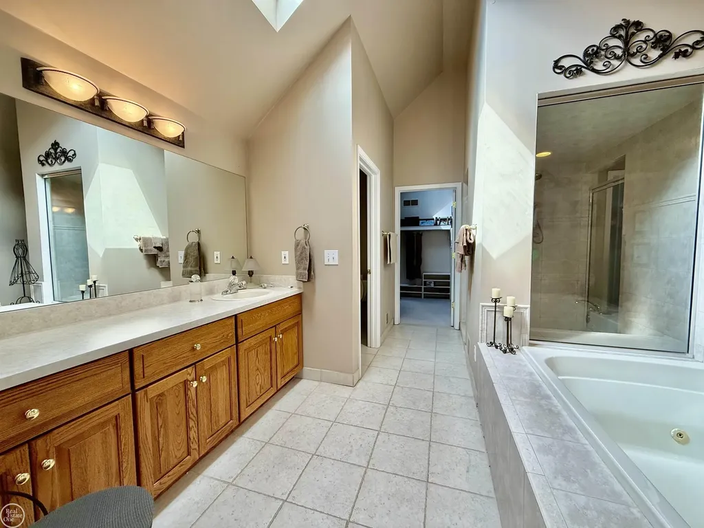 54828 Danielle Street New Baltimore City MI 48047