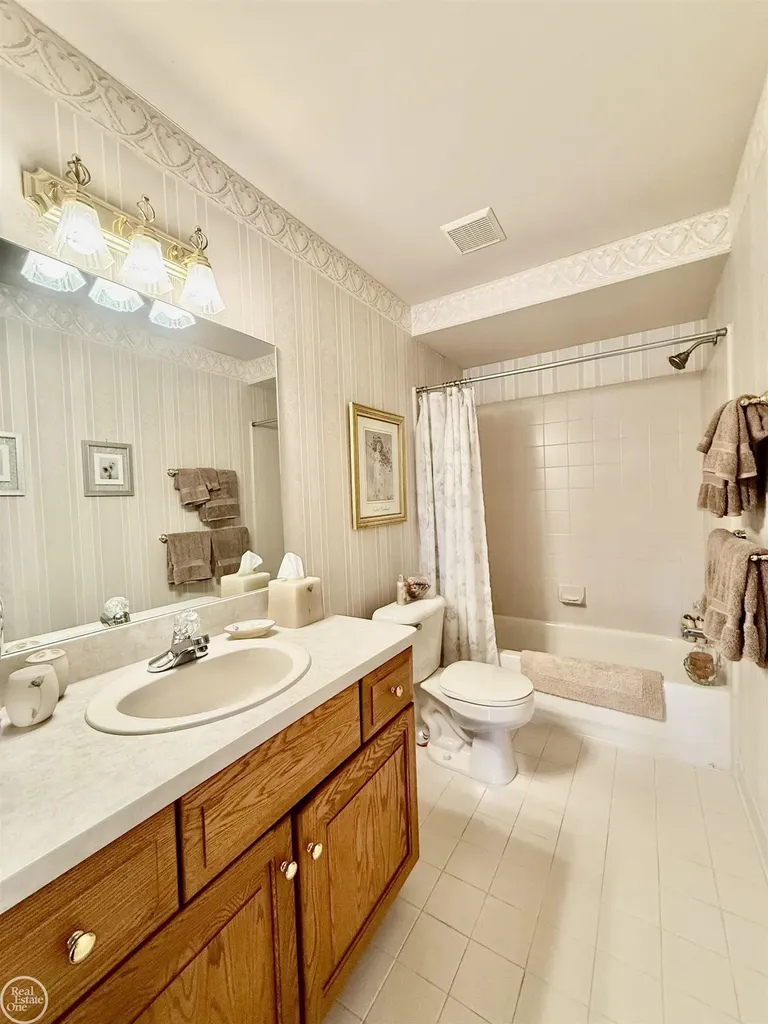 54828 Danielle Street New Baltimore City MI 48047