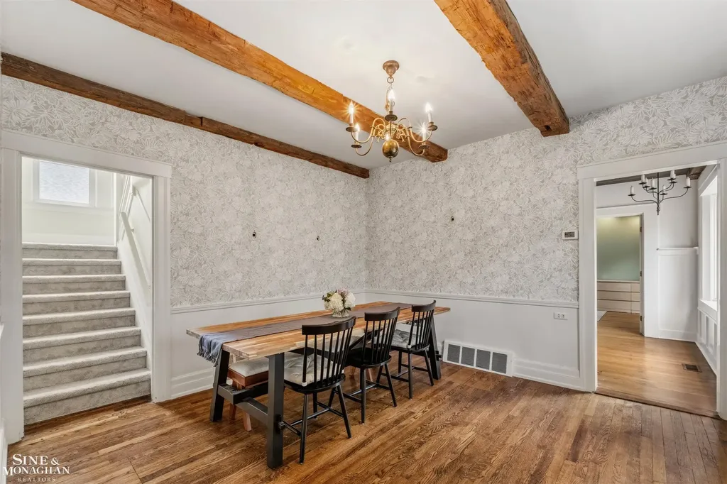 357 Roosevelt Pl. Place Grosse Pointe City MI 48236