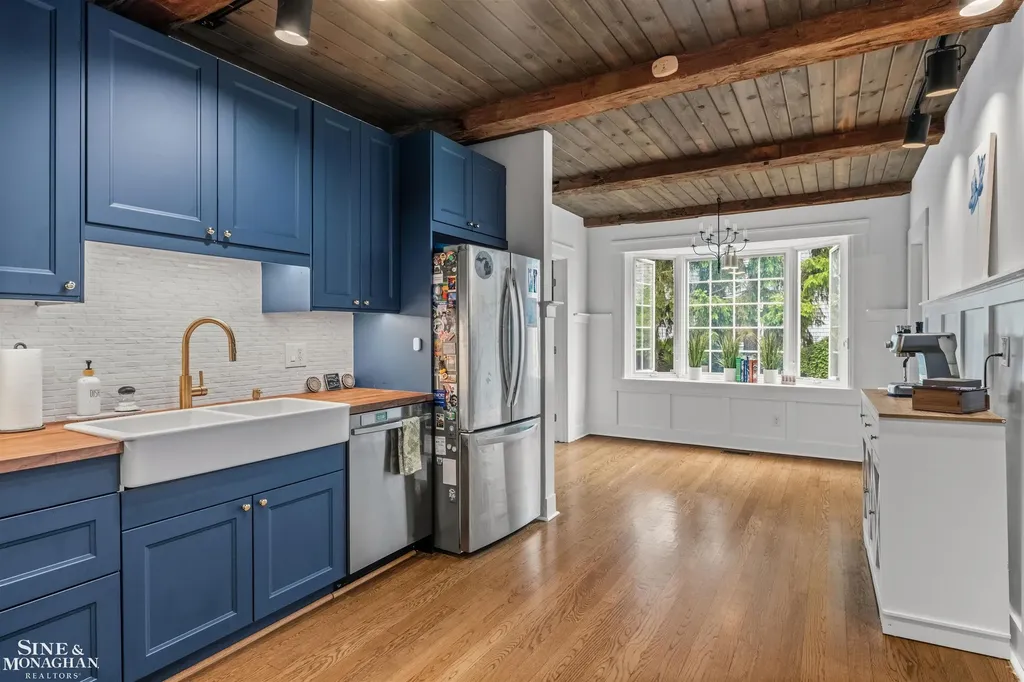 357 Roosevelt Pl. Place Grosse Pointe City MI 48236