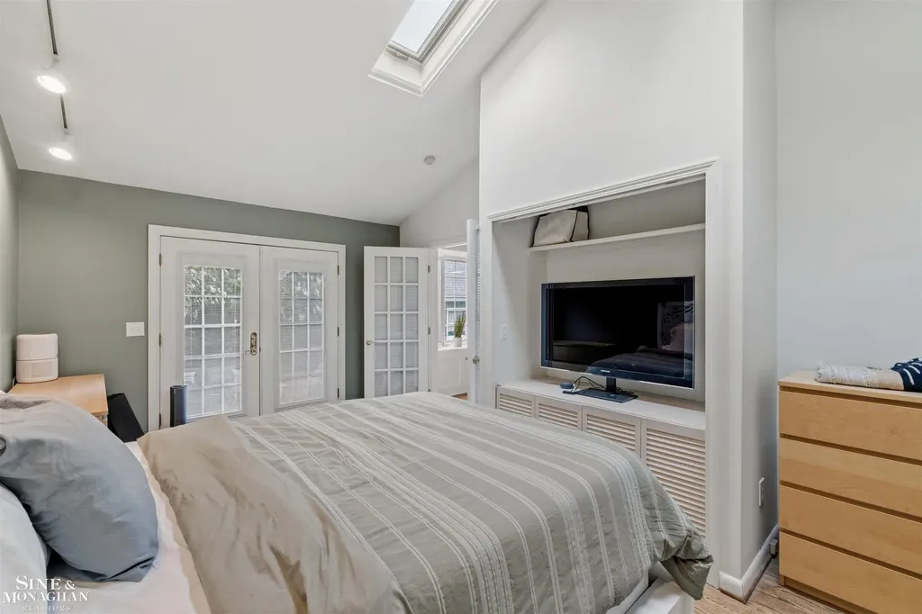 357 Roosevelt Pl. Place Grosse Pointe City MI 48236