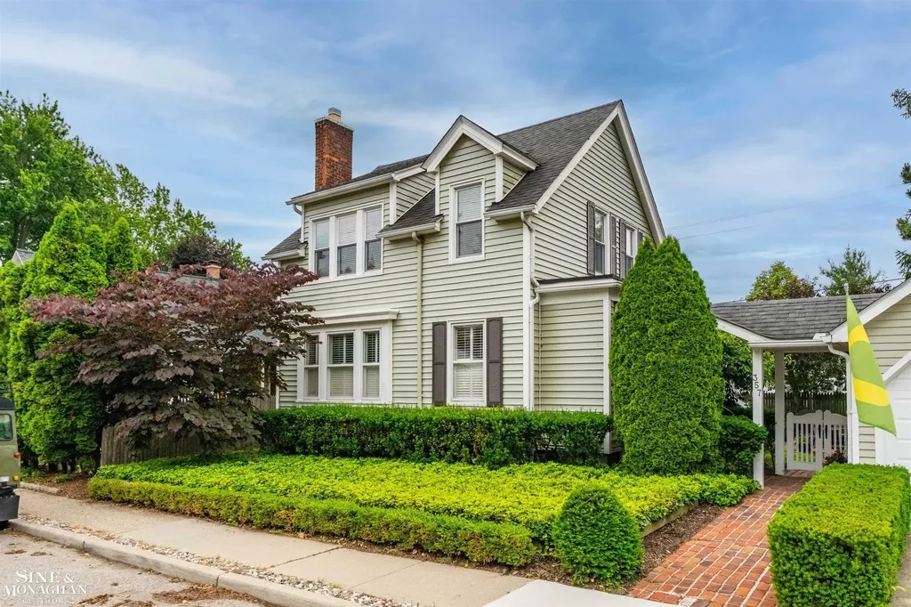 357 Roosevelt Pl. Place Grosse Pointe City MI 48236