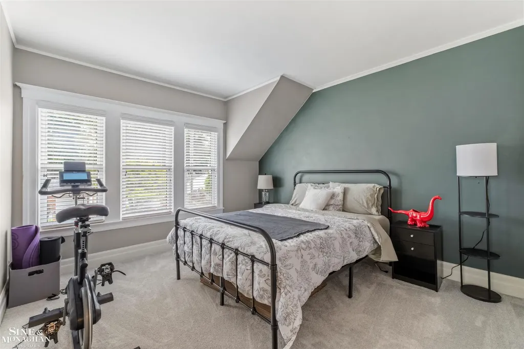 357 Roosevelt Pl. Place Grosse Pointe City MI 48236