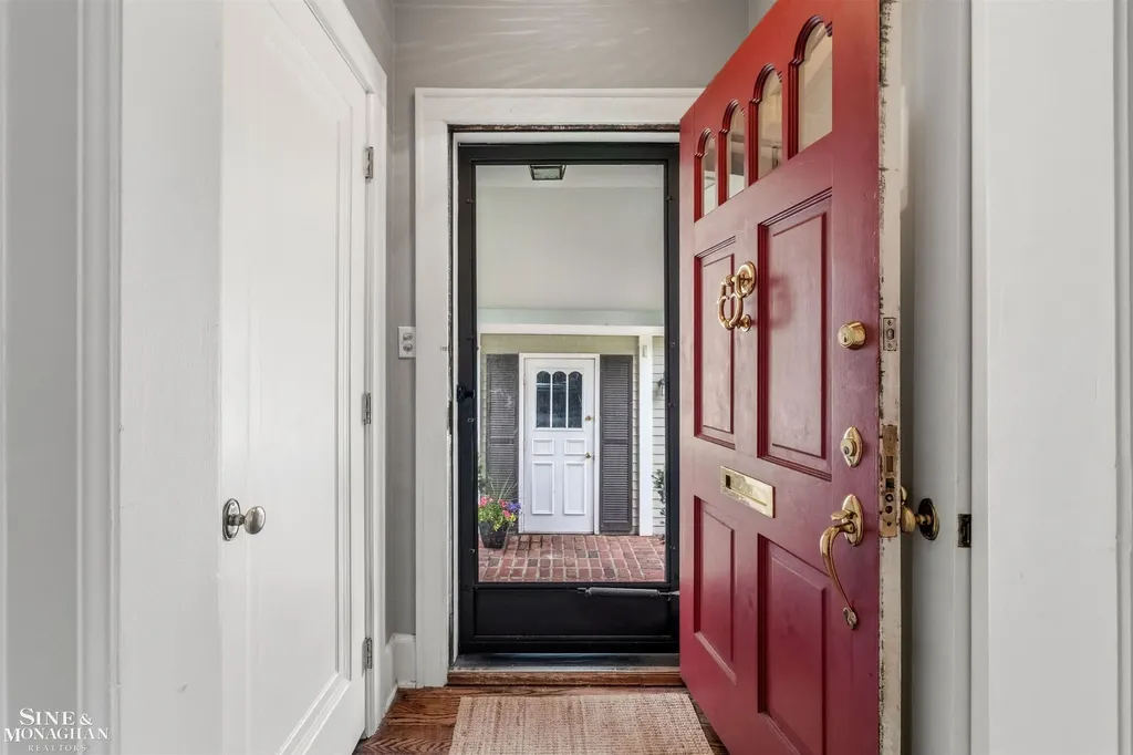 357 Roosevelt Pl. Place Grosse Pointe City MI 48236