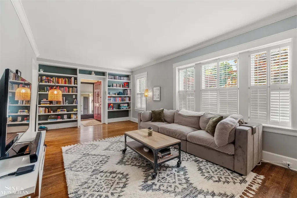 357 Roosevelt Pl. Place Grosse Pointe City MI 48236