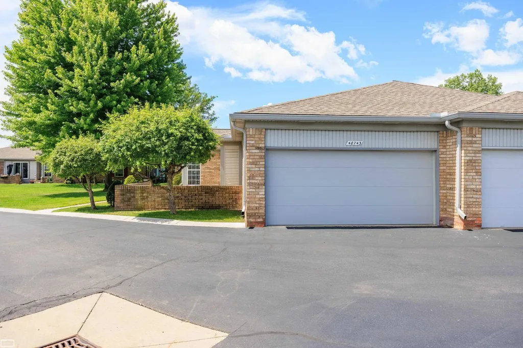 48743 Keystone Court Shelby Charter Township MI 48315