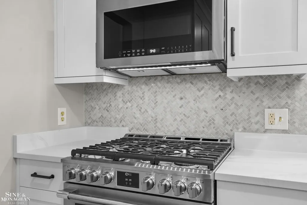 1200 Audubon Road Grosse Pointe Park City MI 48230